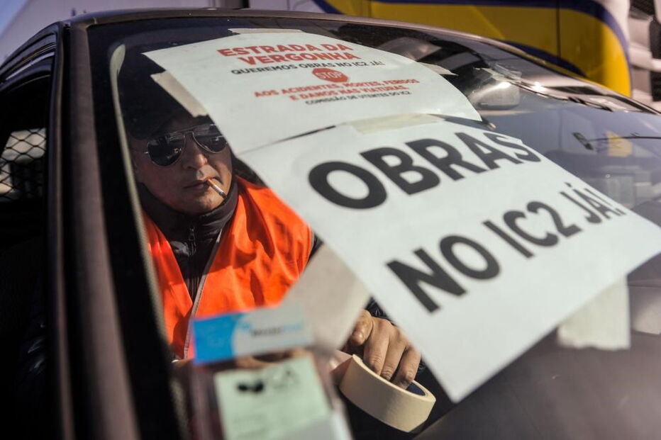 Utilizadores do IC2 voltam a fazer marcha lenta de protesto