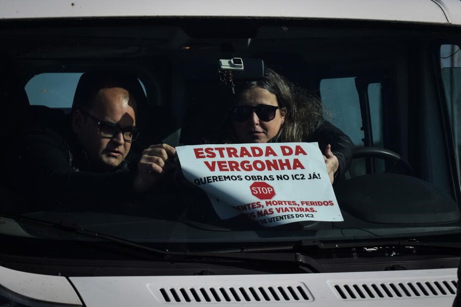 Utilizadores do IC2 voltam a fazer marcha lenta de protesto