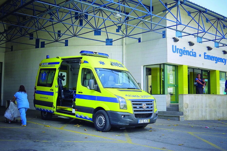 Urgência de Faro sem especialistas
