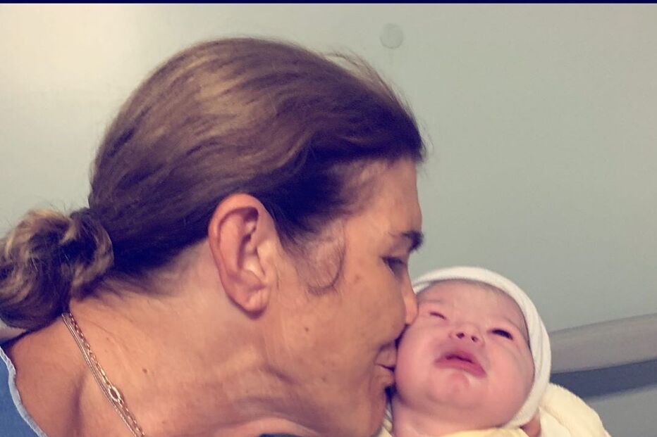 Dolores Aveiro com a neta Valentina