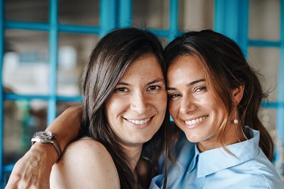 Cláudia Vieira e a irmã Carina