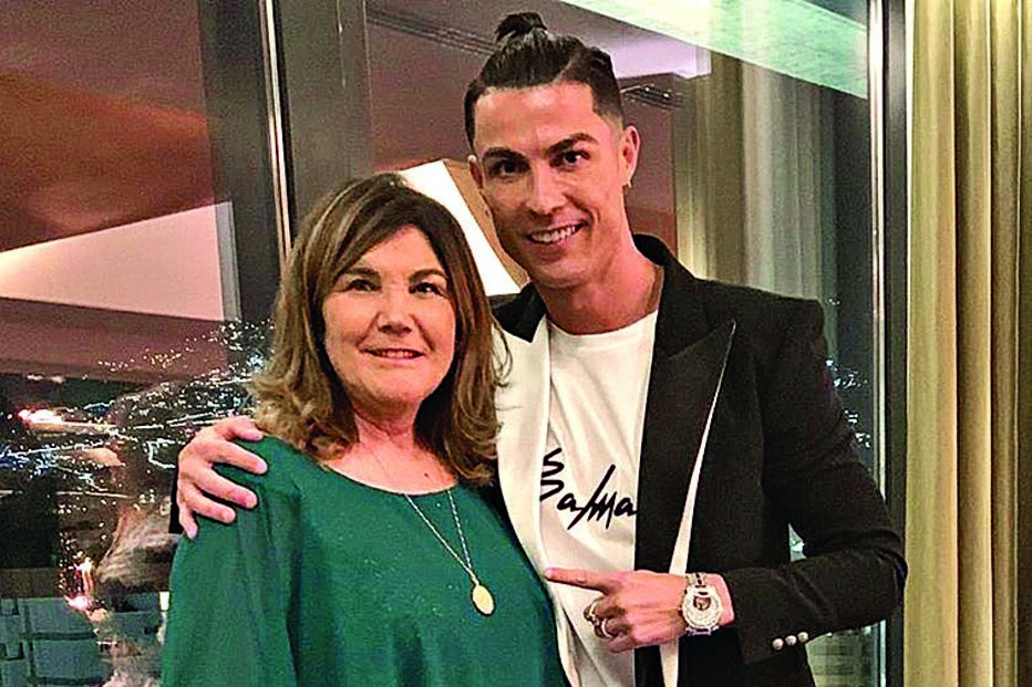 Cristiano Ronaldo com a mãe Dolores Aveiro