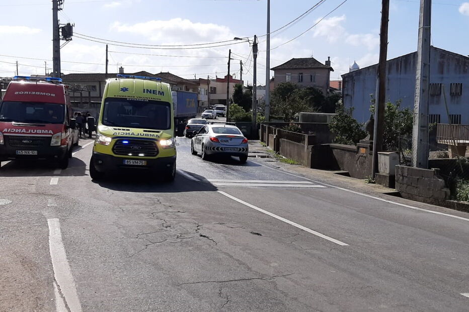 Jovem de 17 anos morre em colisão entre mota e carro em Estarreja