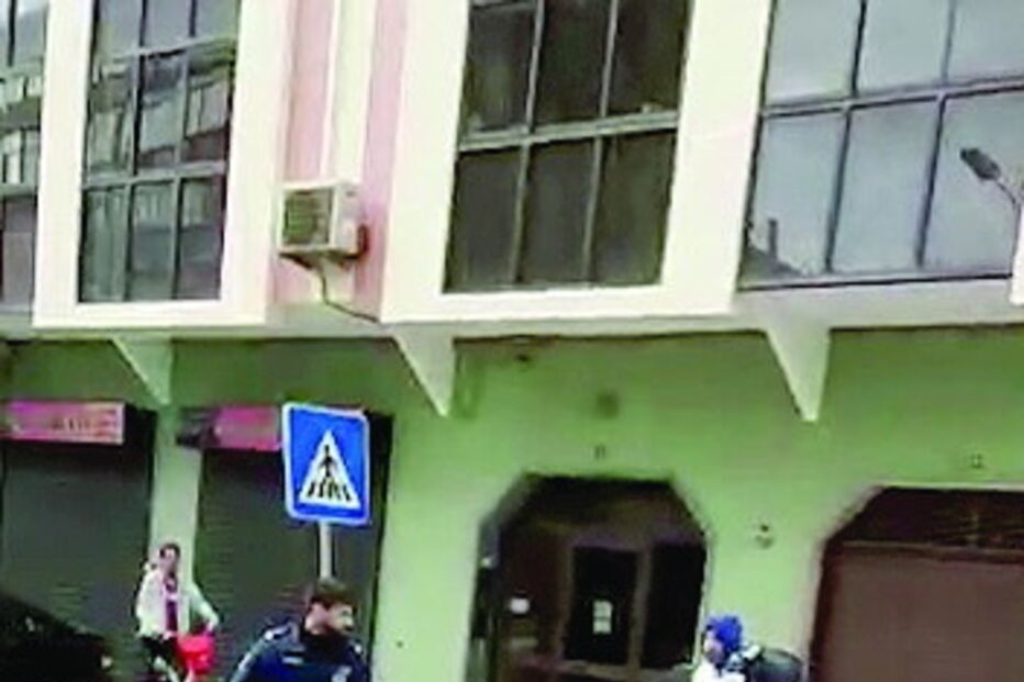  Agente foi cercado e ameaçado  