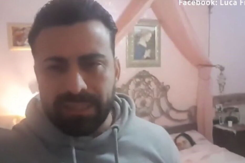 Ator surge em vídeo ao lado da irmã morta que sofria de coronavírus: 