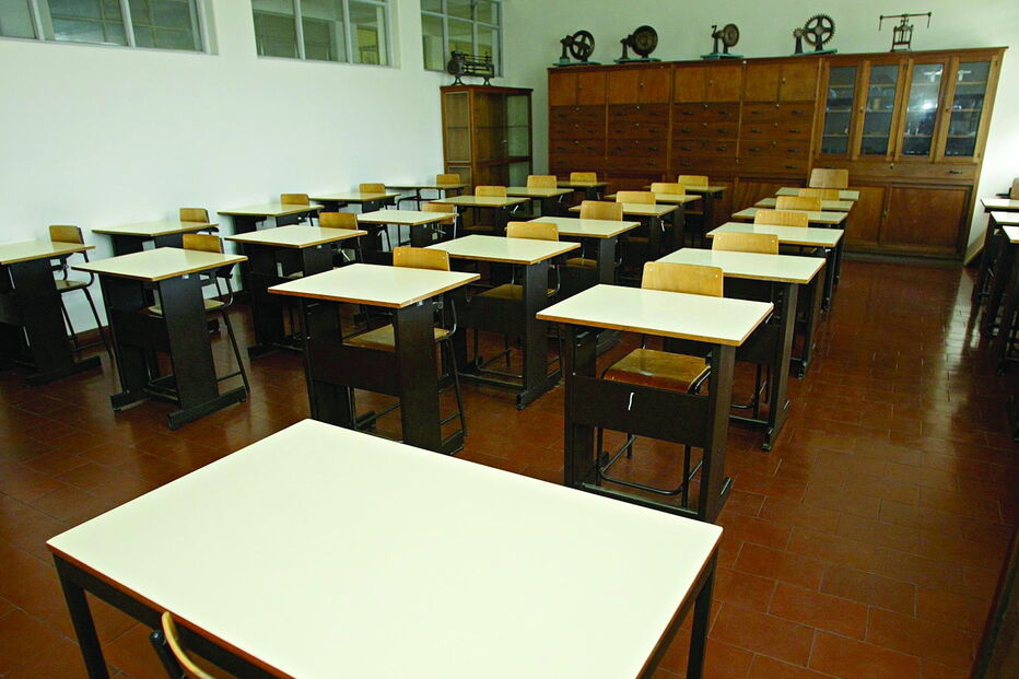 Estabelecimentos escolares poderão ser encerrados pelo Governo como forma de conter o novo coronavírus 