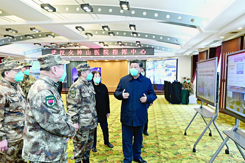 Xi Jinping visitou pela primeira vez a cidade de Wuhan, epicentro da epidemia   