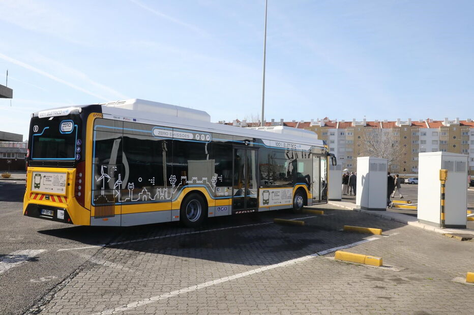 Carris inaugura novos autocarros elétricos em Lisboa 