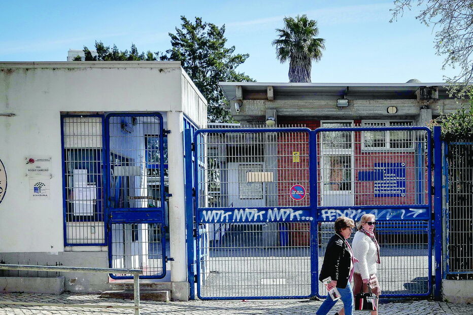 Decisão de fechar as escolas a nível nacional vai ser tomada esta quinta-feira pelo Governo  