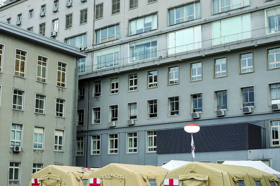 Santa Maria detetou dois casos de Covid-19 em doentes internados por outras causas. Hospital de campanha dá apoio