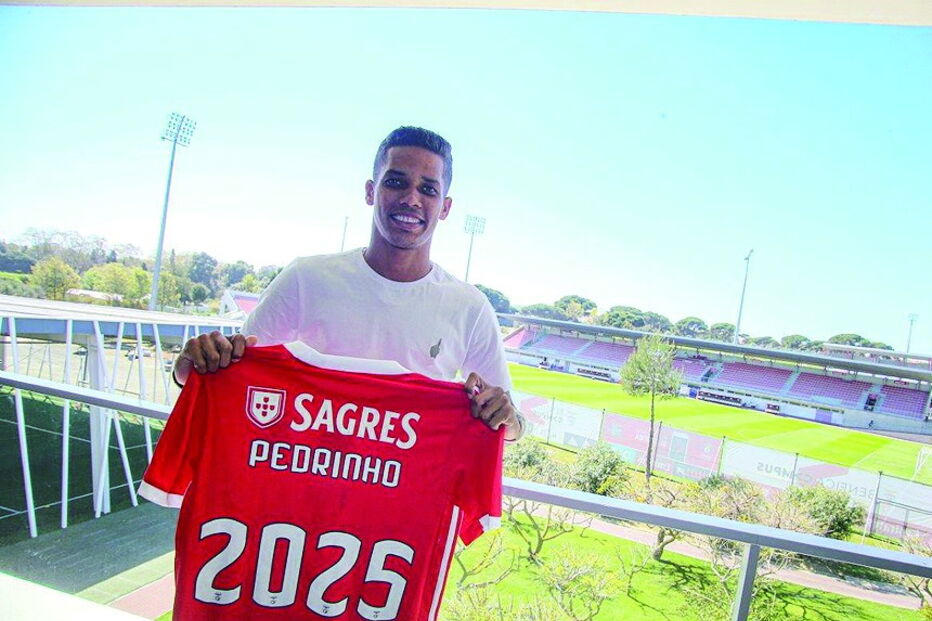Pedrinho assinou pelo Benfica até 2025