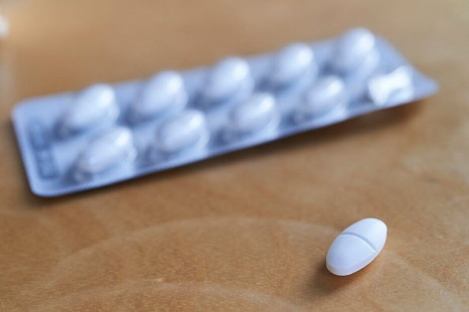 Infarmed esclarece que não há relação entre agravamento da infeção pelo novo coronavírus e a toma de ibuprofeno