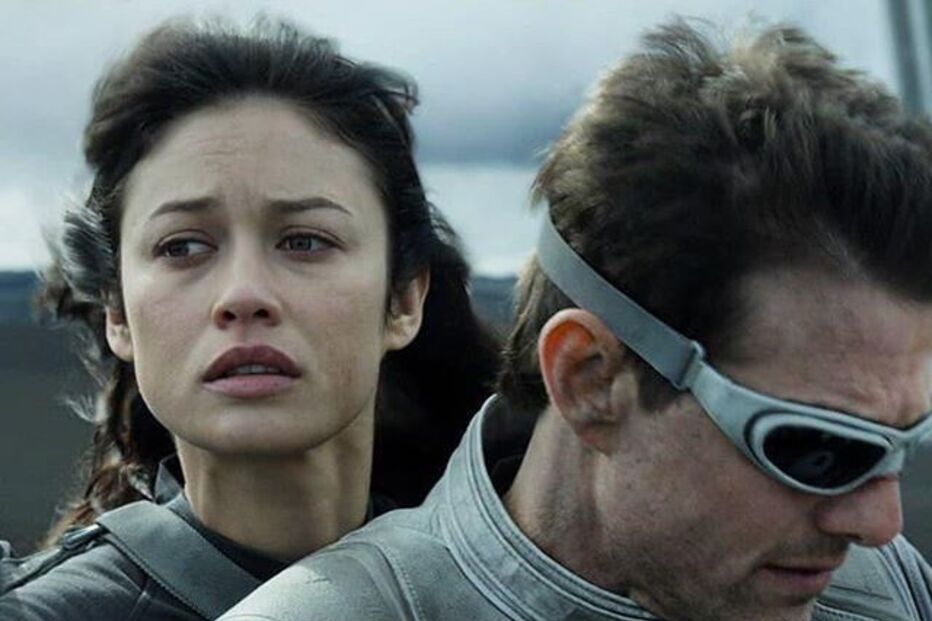 Olga Kurylenko e Tom Cruise