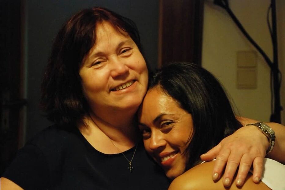 Débora Monteiro e a mãe