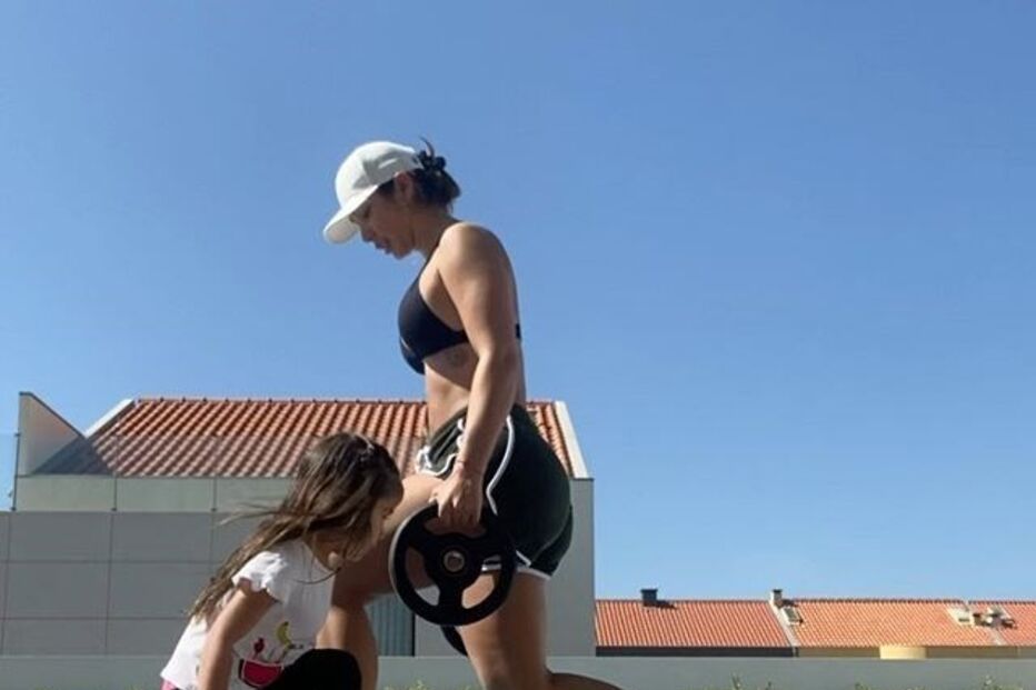 Cindy Alvarez Garcia mostra-se a fazer exercício físico