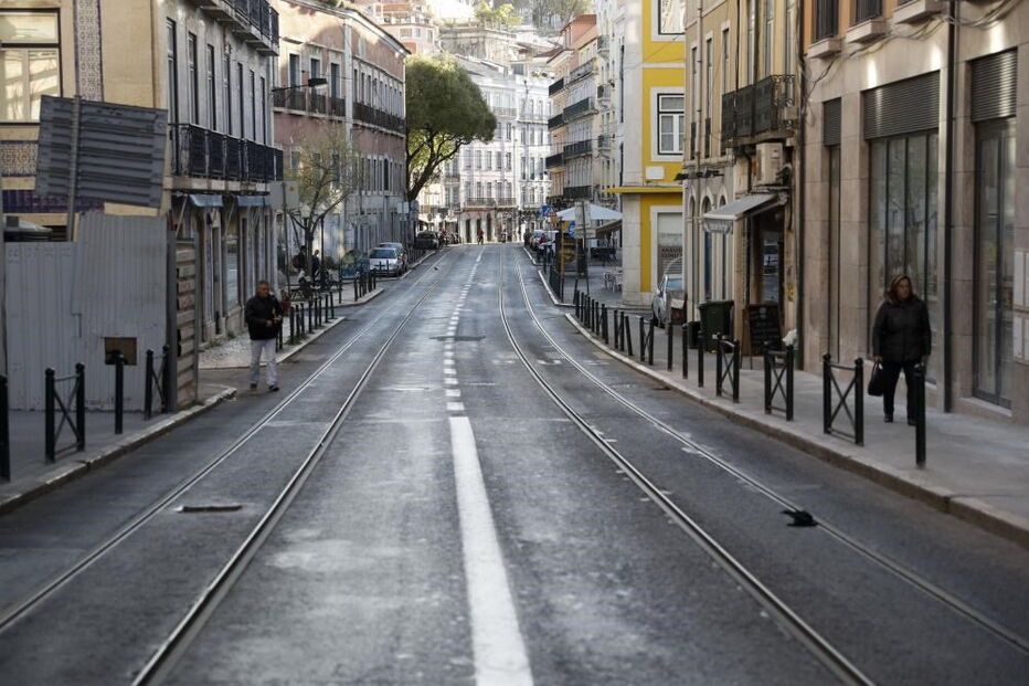Ruas de Lisboa quase desertas