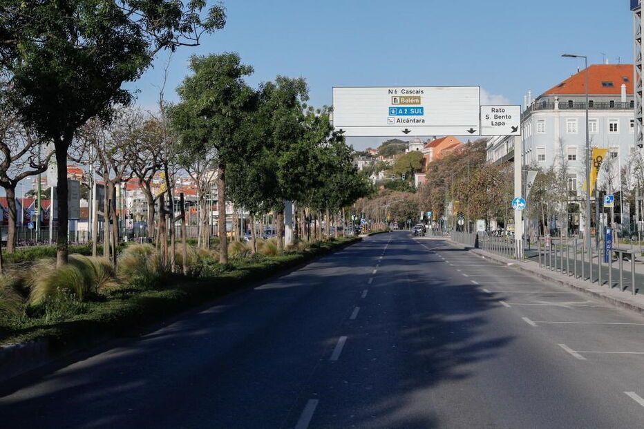 Ruas de Lisboa quase desertas