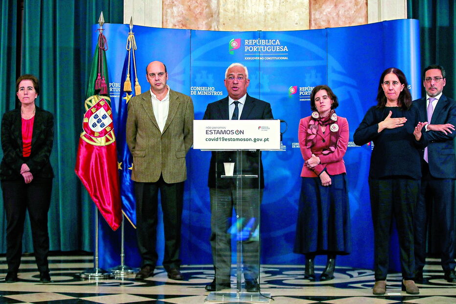 Após uma longa reunião do  Conselho de Ministros, António Costa anunciou novas medidas  de apoio às famílias e ao emprego 