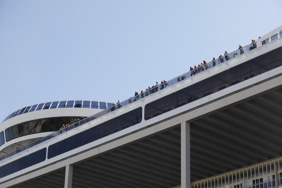 Cruzeiro proveniente do Brasil com 1338 passageiros a bordo atracou em Lisboa. 27 portugueses fazem teste ao coronavírus