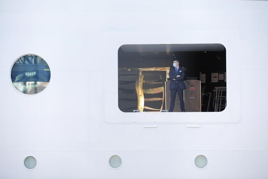 Cruzeiro proveniente do Brasil com 1338 passageiros a bordo atracou em Lisboa. 27 portugueses fazem teste ao coronavírus	