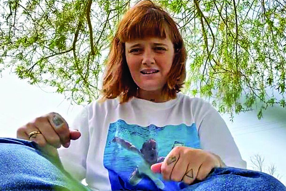 Carolina Deslandes surpreende ao surgir com nova aliança