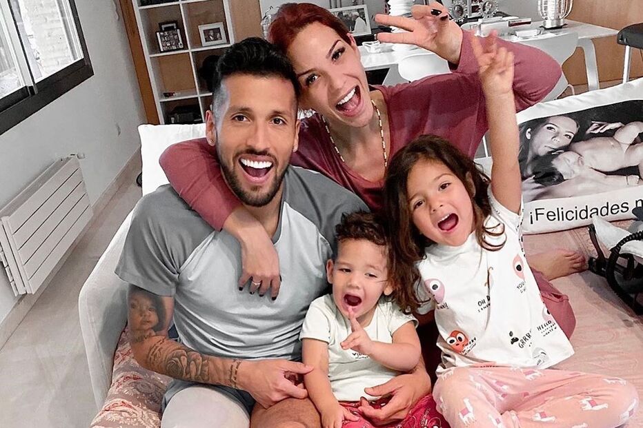 Garay com a mulher, Tamara Gorro e os filhos