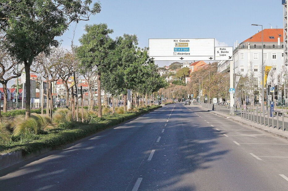 As cidades estão vazias e a atividade económica parou quase por completo