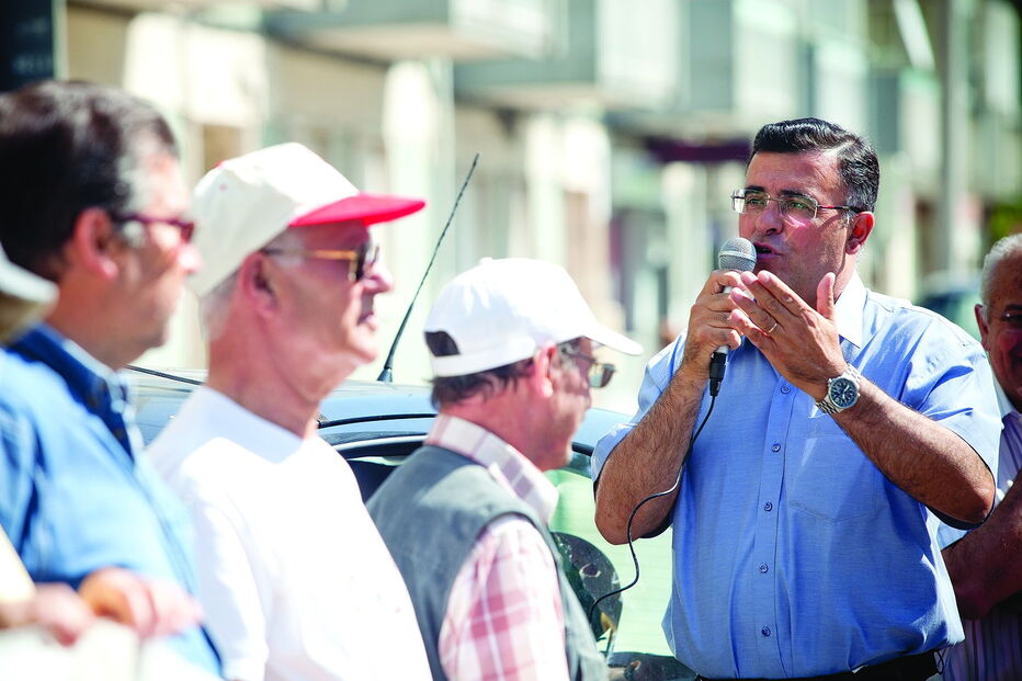 PSP trava almoço ilegal de autarca em restaurante fechado