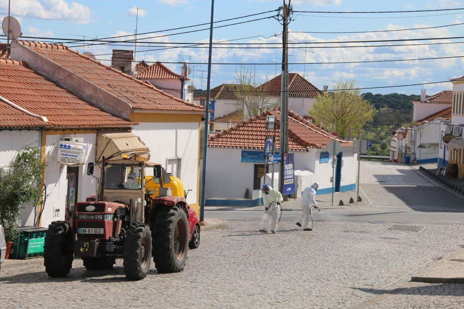 Alcácer do Sal desinfeta ruas para combater propagação do coronavírus