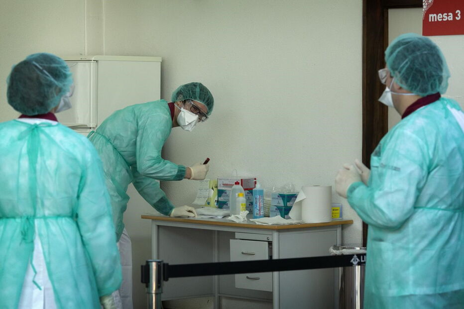 Utentes referenciados pelo Serviço Nacional de Saúde fazem rastreio ao coronavírus em Lisboa