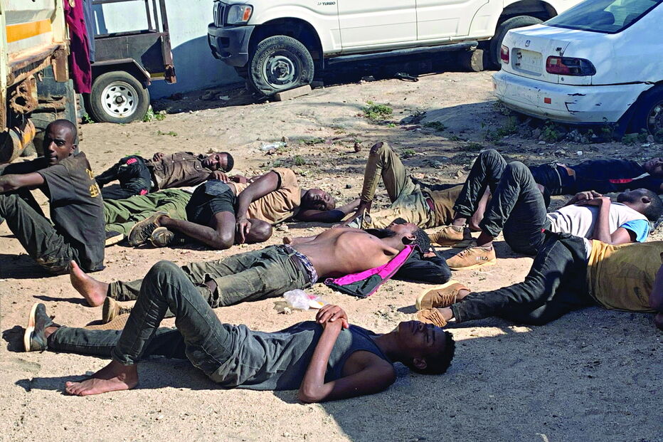 Os 14 sobreviventes resgatados do contentor encontram-se em estado muito debilitado