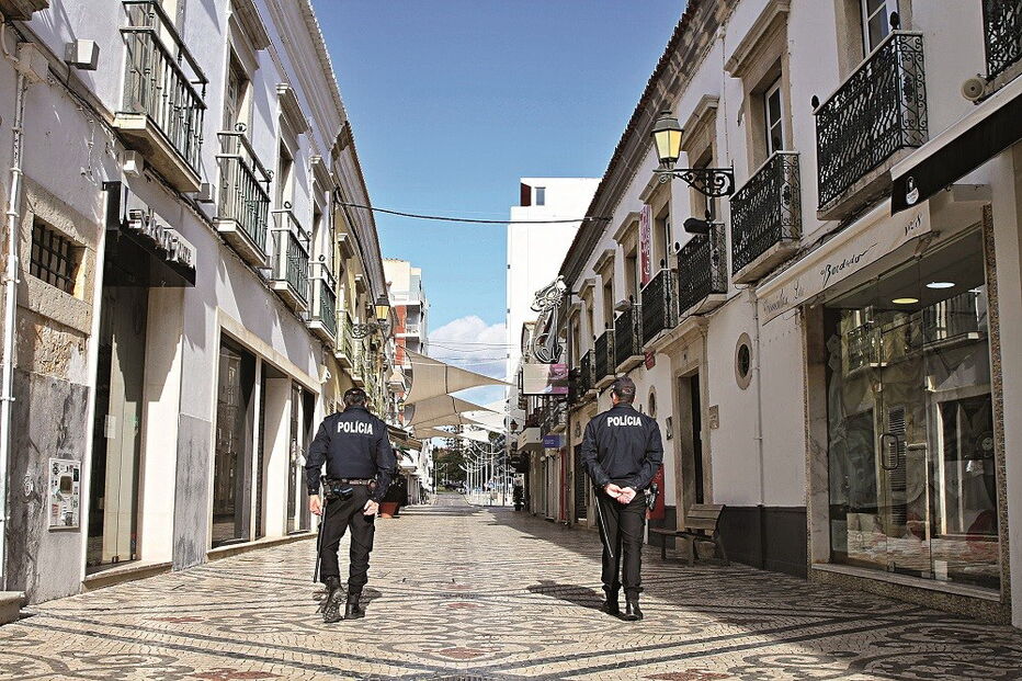 Maioria das lojas no pequeno comércio está encerrada e com dificuldades em pagar ordenados