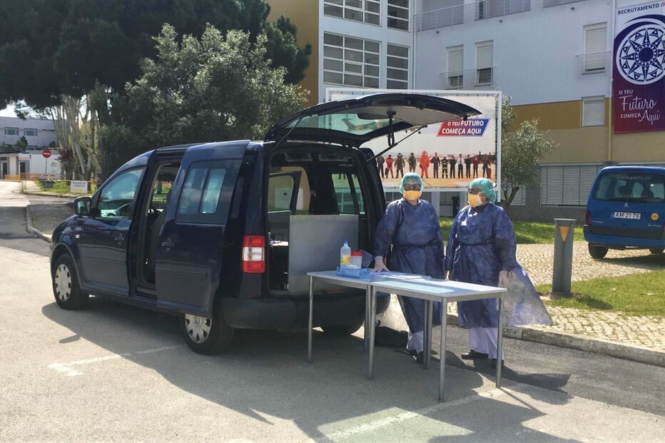 Hospital militar do Porto recebe 40 idosos de lares com coronavírus
