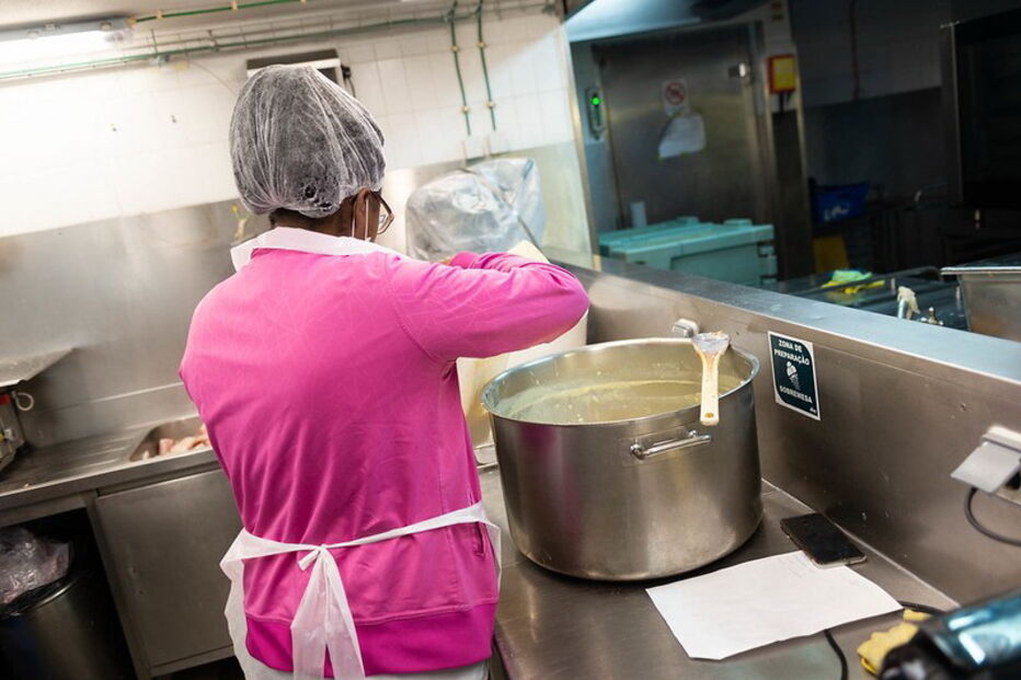 2020-03-26_10_36_33 cozinheira.jpg