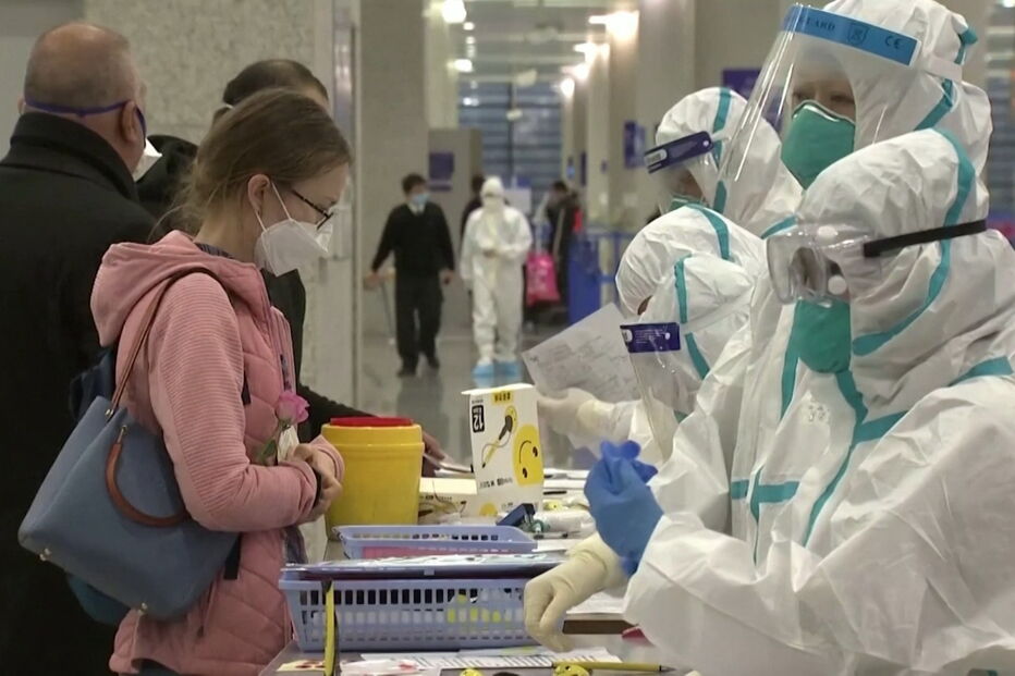 China suspende entrada de estrangeiros com vistos chineses e autorizações de residência