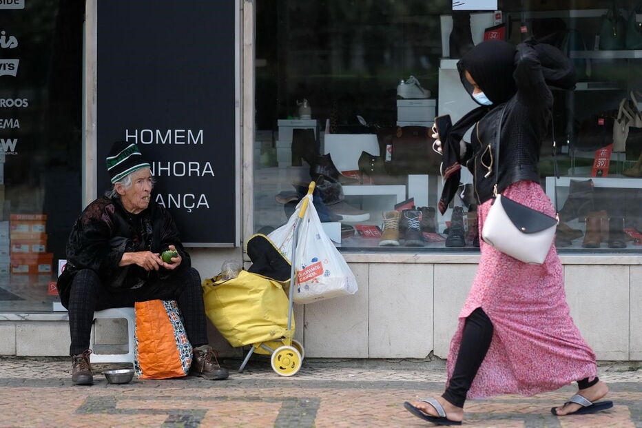 A ajuda aos sem-abrigo numa Lisboa presa a um eterno domingo