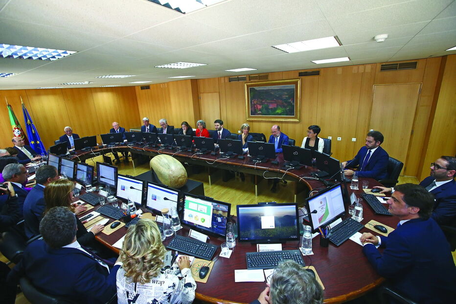 Do conjunto dos 219 gestores públicos nomeados pelo Governo, um total de 151 já tinham exercido cargos de topo nas estruturas da administração do Estado 