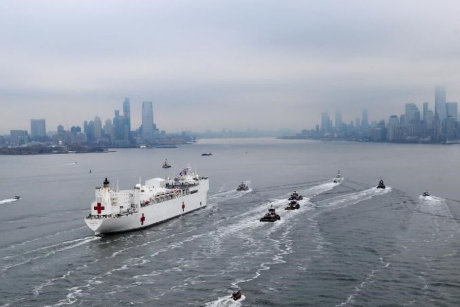 Navio Comfort chegou esta segunda-feira a Nova Iorque