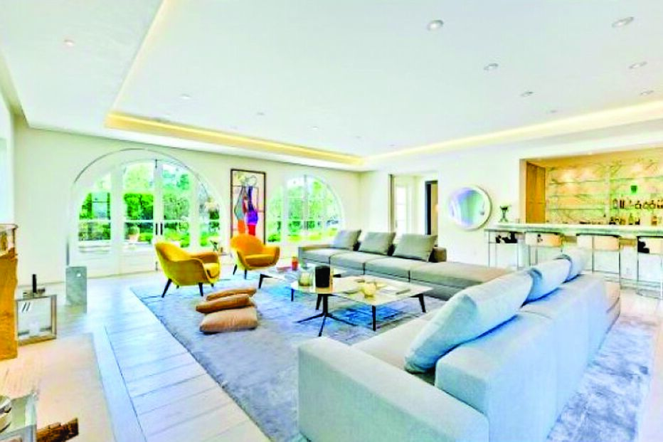 Imóvel está avaliado em 18 milhões de euros e dispõe de várias mordomias, como uma piscina exterior 