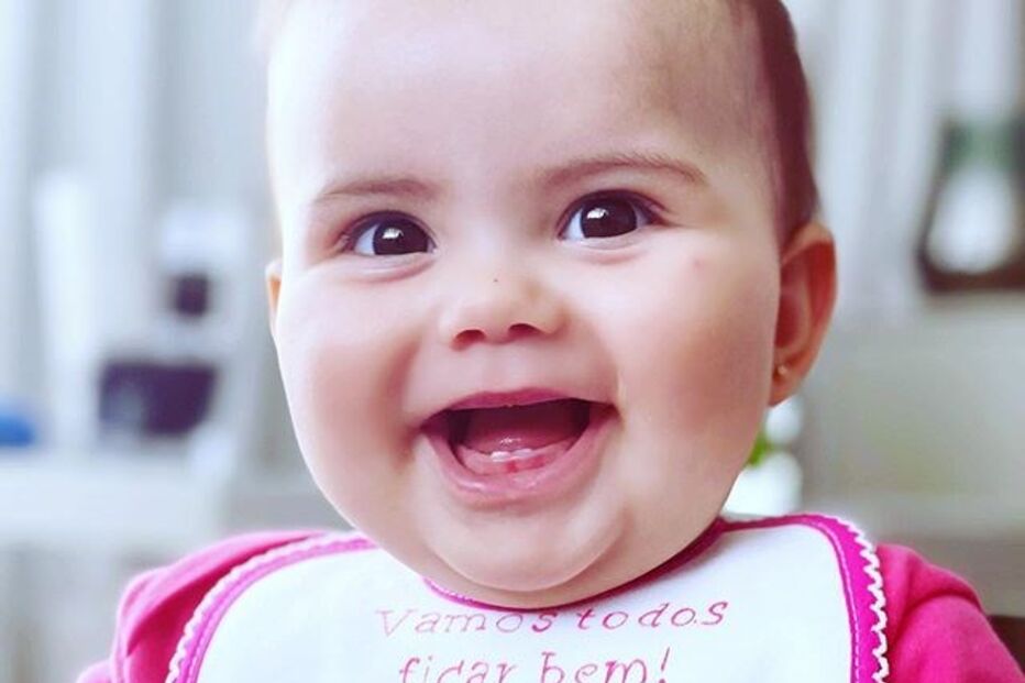 Valentina, filha de Katia Aveiro