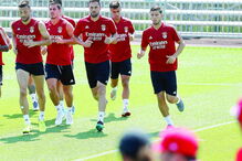 Jogadores do Benfica sentem falta de corrida na relva