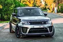 Nova aquisição de Cristina, um jipe da marca Range Rover