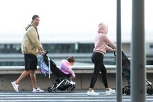 Ronaldo e Georgina durante um passeio pelo Funchal, na Madeira   