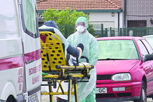 Mais um utente do Lar de S. José deu entrada no hospital, para observação