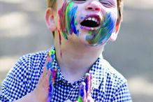 Príncipe Louis celebra segundo aniversário