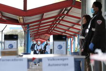 Trabalhadores da Autoeuropa regressam ao trabalho com limitações devido à pandemia