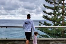 Cristiano Ronaldo e Georgina Rodríguez aproveitam o tempo com os filhos na quarentena