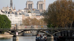 Obras de restauração na catedral de Notre-Dame de Paris retomadas hoje