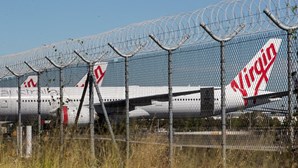 Gigante da aviação Virgin Australia torna-se na primeira grande companhia a colapsar durante a pandemia de coronavírus