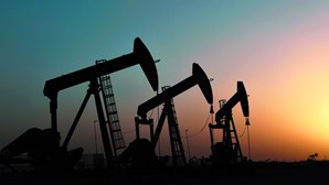 Produção petrolífera diária de Angola cresce para 1,115 milhões de barris em junho, mostra OPEP